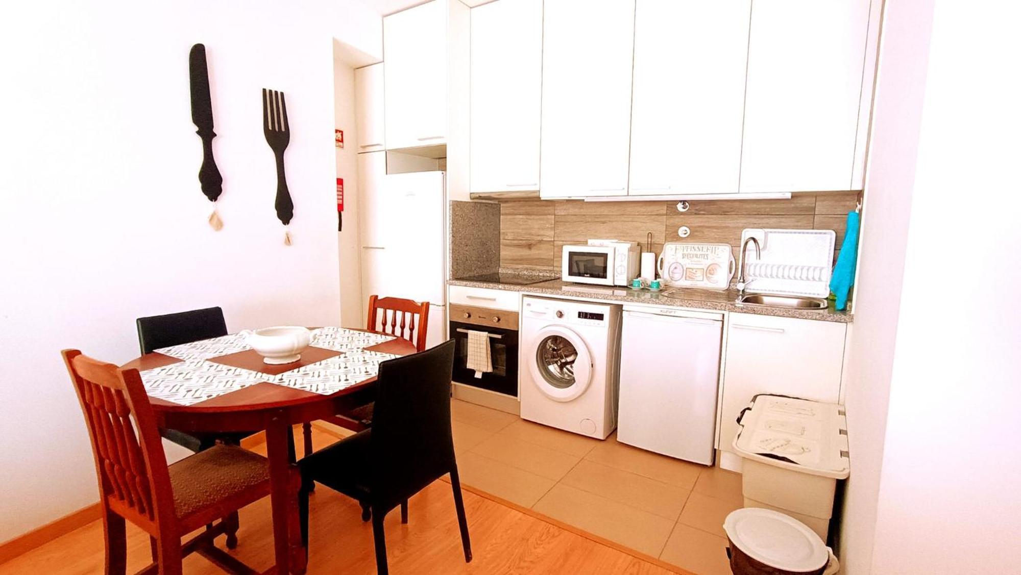 Ferienwohnung No Centro, Junto A Avenida Da Liberdade - 1 Drt Fundão Exterior foto