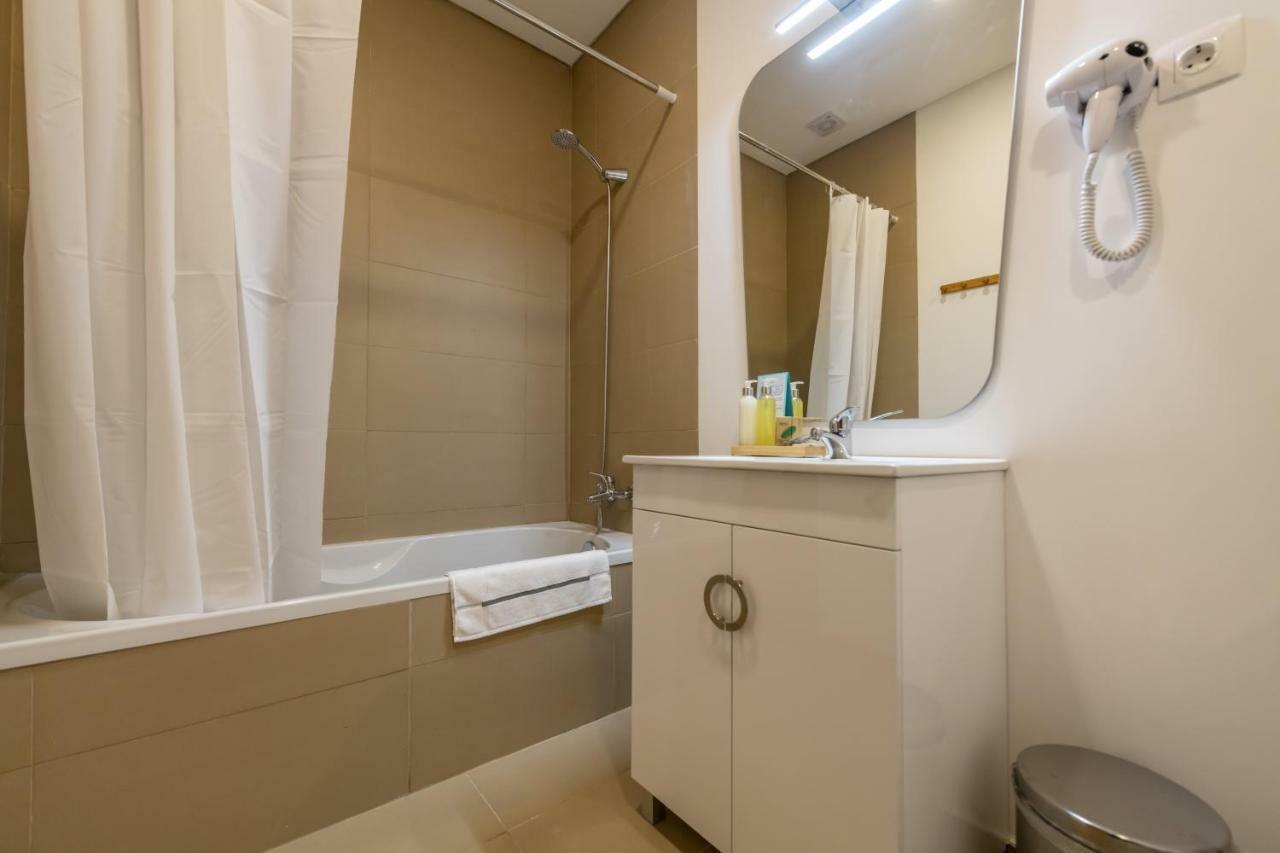 Ferienwohnung No Centro, Junto A Avenida Da Liberdade - 1 Drt Fundão Exterior foto